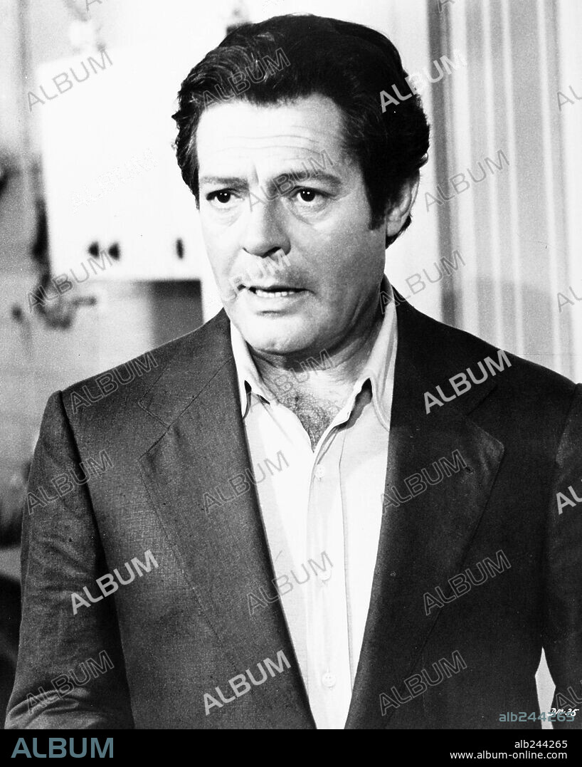 MARCELLO MASTROIANNI in DOUBLE MURDER, 1977 (DOPPIO DELITTO).