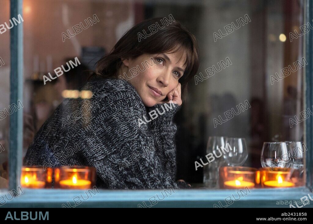 SOPHIE MARCEAU en REENCONTRAR EL AMOR, 2014 (UNE RENCONTRE), dirigida por LISA AZUELOS. Copyright BETHSABEE MUCHO/PATHE/TF1/CHAOCORP/MOVIE PICTURES.