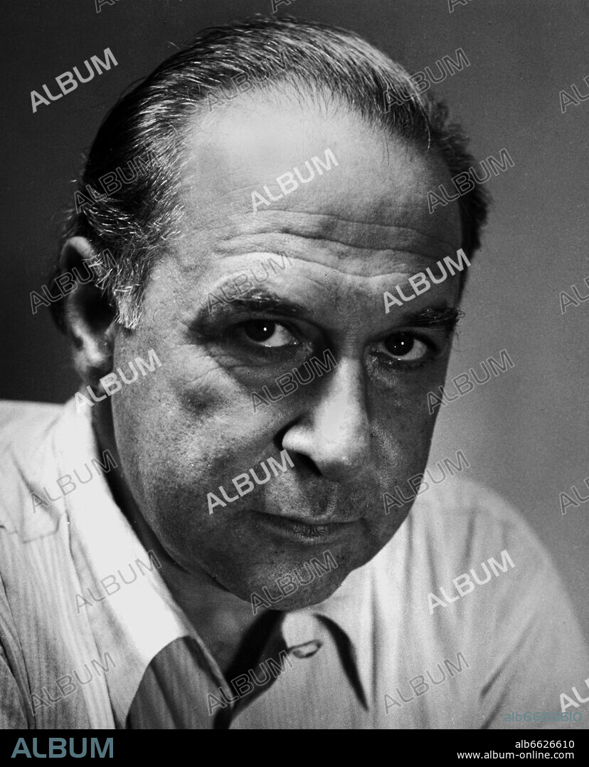 Critic Hans Sahl in 1951. Portrait by photographer Fred Stein (1909-1967) who emigrated 1933 from Nazi Germany to France and finally to the USA. 1951
