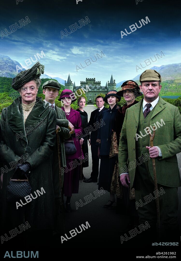 DAN STEVENS, ELIZABETH McGOVERN, HUGH BONNEVILLE, MAGGIE SMITH and MICHELLE DOCKERY in DOWNTON ABBEY, 2010, directed by JULIAN FELLOWES. Copyright CARNIVAL FILMS. Season 3 Episodie 9.