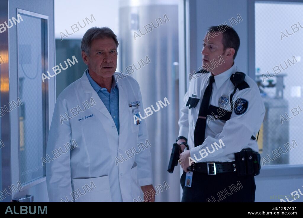 HARRISON FORD and ROBERT BLANCHE in EXTRAORDINARY MEASURES, 2010, directed by TOM VAUGHAN. Copyright CBS FILMS/DOUBLE FEATURE FILMS.