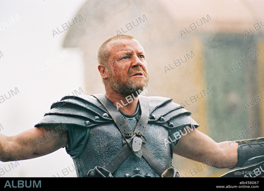 RAY WINSTONE dans KING ARTHUR, 2004, réalisé par ANTOINE FUQUA. Copyright TOUCHSTONE PICTURES.