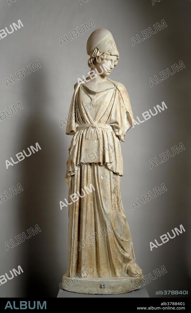 Taller romano / 'Atenea'. Principio del siglo I. Mármol blanco, 180 x 48 cm.