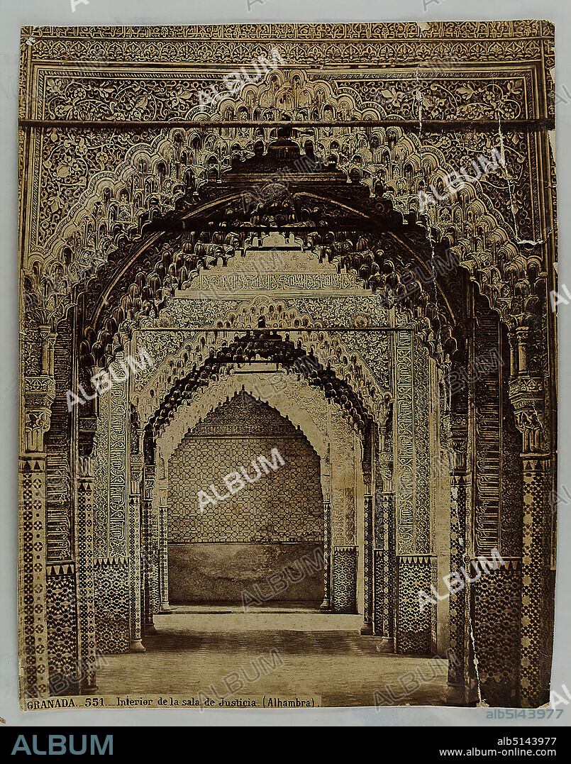 Jean Laurent, Granada. interior de la sala de Justicia (Alhambra), albumin paper, black and white positive process, image size: height: 24,6 cm; width: 34 cm, inscribed: recto and: exposed: GRANADA. 551. interior de la sala de Justicia. (Alhambra), Walther Schmarje, architectural photography, interior decoration (of a house), arts and crafts, decorative arts, industrial design, palace.