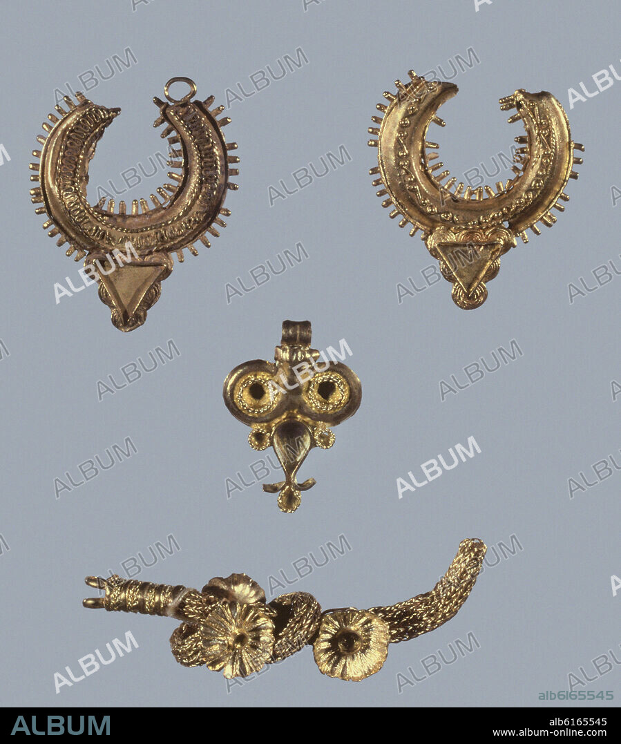 PENDIENTES Y COLGANTES DE ORO DEL TESORO DE EVORA (SAN LUCAR DE BARRAMEDA- CADIZ) - SIGLO VII AC.