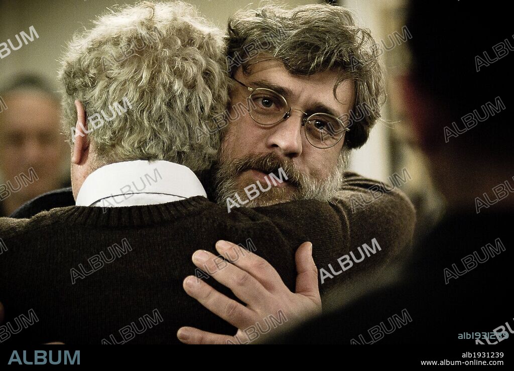 LIOR ASHKENAZI in FOOTNOTE, 2011 (HEARAT SHULAYIM), directed by JOSEPH CEDAR. Copyright MOVIE PLUS/UNITED KING FILMS.
