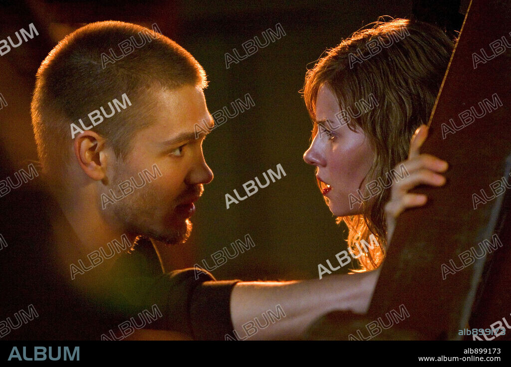 CHAD MICHAEL MURRAY and ELISHA CUTHBERT in HOUSE OF WAX, 2005, directed by JAUME COLLET-SERRA. Copyright WARNER BROS. / VALITUTTI, VINCE.