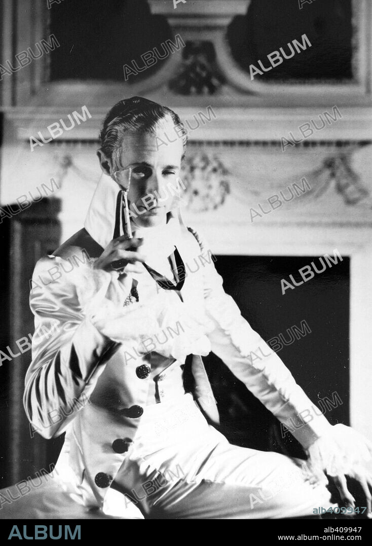 LESLIE HOWARD in THE SCARLET PIMPERNEL, 1934, directed by HAROLD YOUNG. Copyright LONDON FILMS/UNITED ARTISTS.