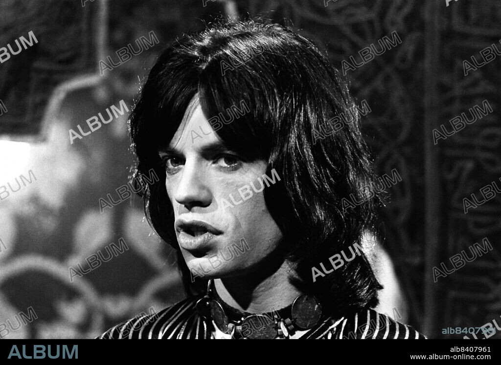 MICK JAGGER in PERFORMANCE, 1970, directed by DONALD CAMMELL and NICOLAS ROEG. Copyright WARNER/GOODTIMES.