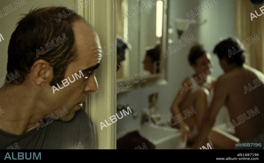 LUIS TOSAR en MIENTRAS DUERMES, 2011, dirigida por JAUME BALAGUERO. Copyright FILMAX ENTERTAINMENT.