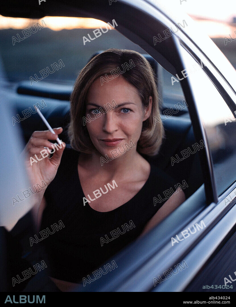 THE FIVE OBSTRUCTIONS, 2003 (FEM BENSPÆND, DE), directed by JORGEN LETH and LARS VON TRIER. Copyright ZENTROPA REAL APS/WAJNBROSSE PROD/ALMAZ FILM PROD / Cortesía Alb.