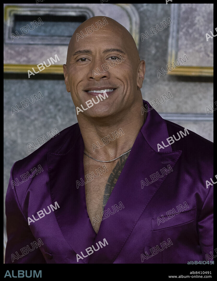October 18, 2022, London, London, United Kingdom: Dwayne Johnson arriving at the Black Adam premiere in London. (Credit Image: © Stephen Lock/i-Images via ZUMA Press).