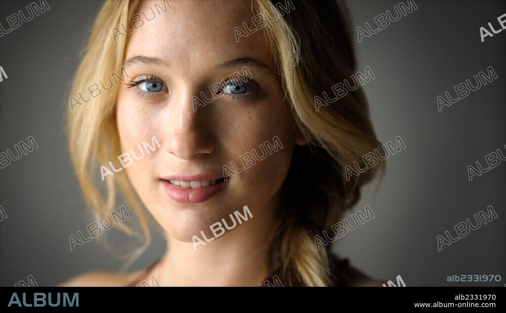 SOPHIE LOWE en DOS MADRES PERFECTAS, 2013 (ADORÉ), dirigida por ANNE FONTAINE. Copyright GAUMONT.