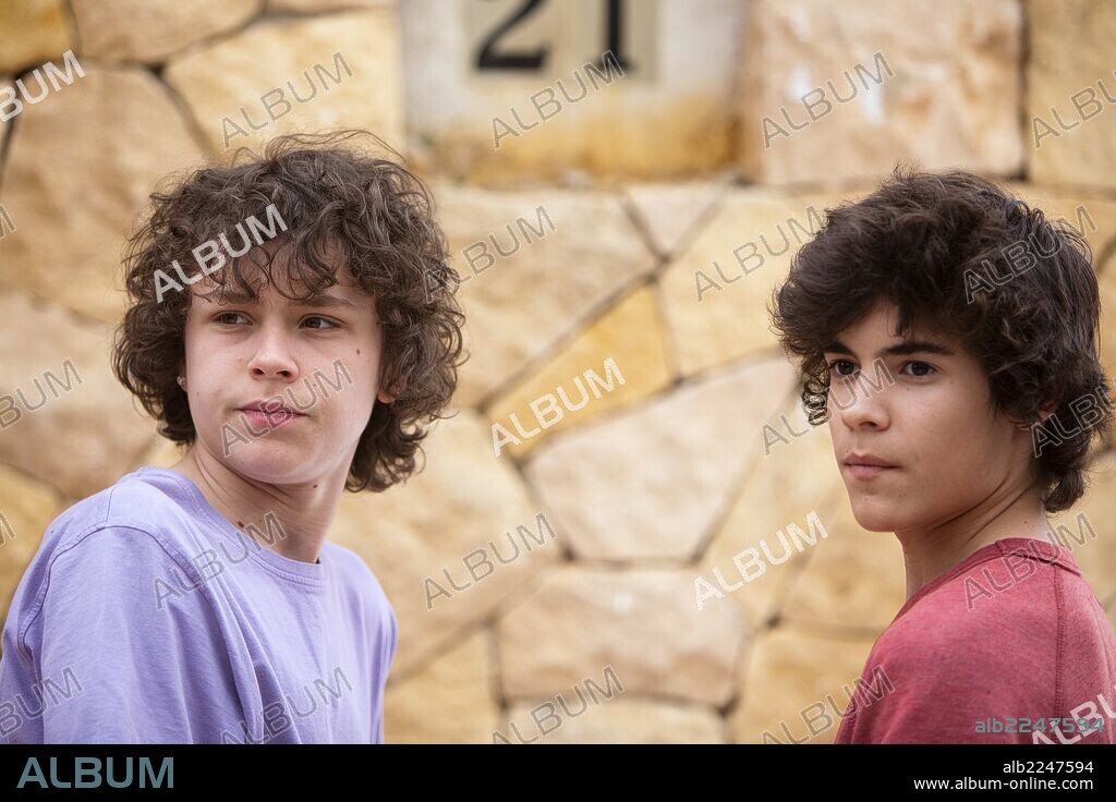 ARON PIPER y BORIS CUCALON en 15 AÑOS Y UN DIA, 2013, dirigida por GRACIA QUEREJETA. Copyright CASTAFIORE FILMS.