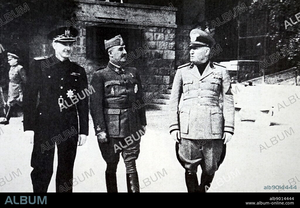 Photograph of Ramón Serrano Suñer (1901-2003), General Francisco Franco (1892-1975) and Benito Mussolini (1883-1945) meeting in Bordighera, Italy. Dated 20th Century.