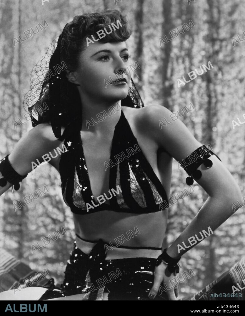 BARBARA STANWYCK en LA ESTRELLA DE VARIEDADES, 1943 (LADY OF BURLESQUE), dirigida por WILLIAM A. WELLMAN. Copyright UNITED ARTISTS. Diseñador: Edith Head.