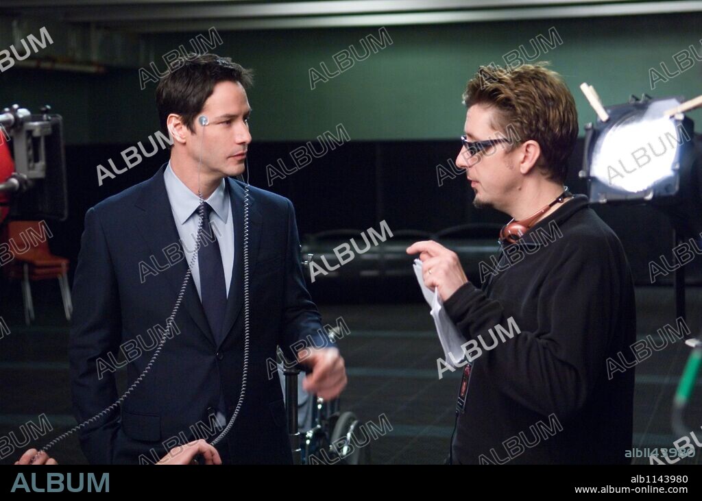 KEANU REEVES y SCOTT DERRICKSON en ULTIMÁTUM A LA TIERRA, 2008 (THE DAY THE EARTH STOOD STILL), dirigida por SCOTT DERRICKSON. Copyright EARTH CANADA PRODUCTIONS/TWENTIETH CENTURY-FOX FILM CORP. / GREGORY, DOANE.