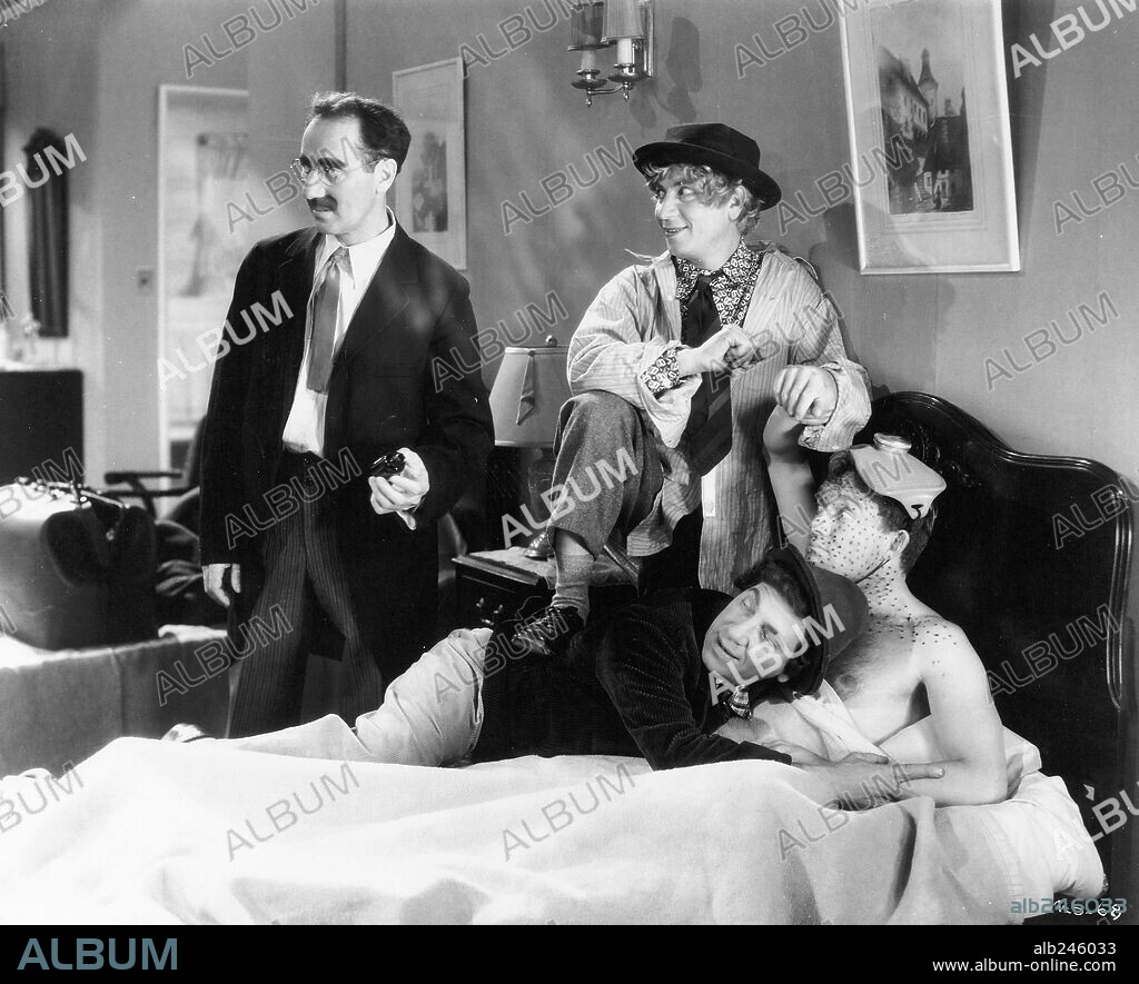FRANK ALBERTSON, LOS HERMANOS MARX, CHICO MARX, GROUCHO MARX and HARPO MARX. CHICO MARX, FRANK ALBERTSON, GROUCHO MARX, HARPO MARX and THE MARX BROTHERS in ROOM SERVICE, 1938, directed by WILLIAM A. SEITER. Copyright RKO.