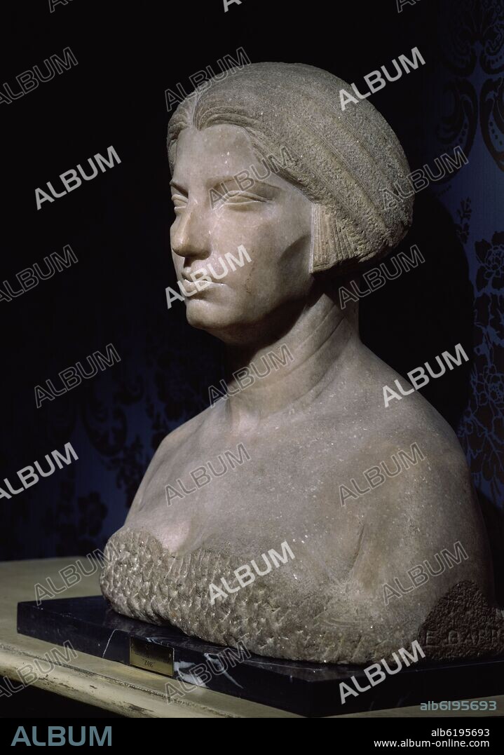 EMILIANO BARRAL (1896-1936) ESCULTOR. ZOE - BUSTO DE MUJER - PIEDRA - 52x49x23.