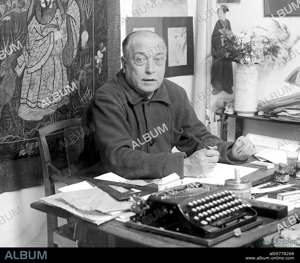 Madrid, 02/23/1926. Joaquín Xaudaró in his office ready for work.