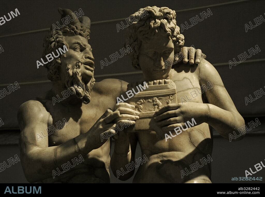 Pan y Dafne. Copia romana de finales del siglo II d. C. de un original griego de finales del siglo II a. C., atribuido a Eliodoro de Rodas. Pan enseña a tocar la siringa a Dafne. Colección Ludovisi. Museo Arqueológico Nacional. Nápoles. Italia.
