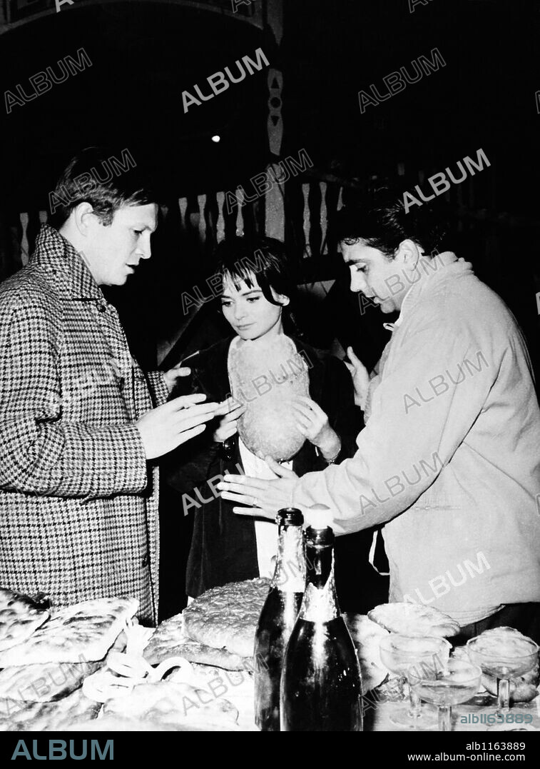 JORGE GRAU, MARISA SOLINAS y UMBERTO ORSINI en NOCHE DE VERANO, 1962, dirigida por JORGE GRAU. Copyright PROCUSA.
