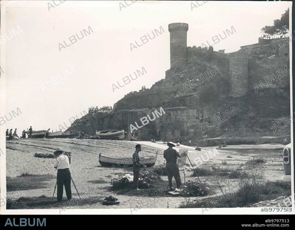 ALFONSO SÁNCHEZ PORTELA. 1960. Tossa de Mar beach.