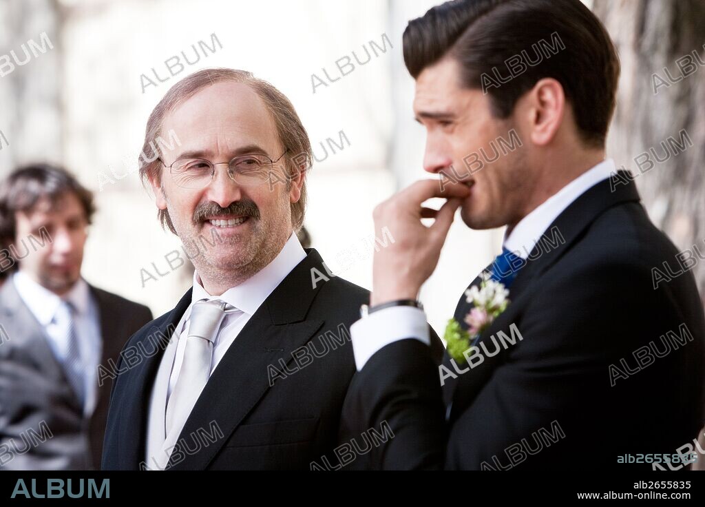 JAVIER CAMARA y YON GONZALEZ en PERDIENDO EL NORTE, 2015, dirigida por NACHO G. VELILLA. Copyright PRODUCCINES APARTE/ATRESMEDIA CINE/TELEFONICA STUDIOS.