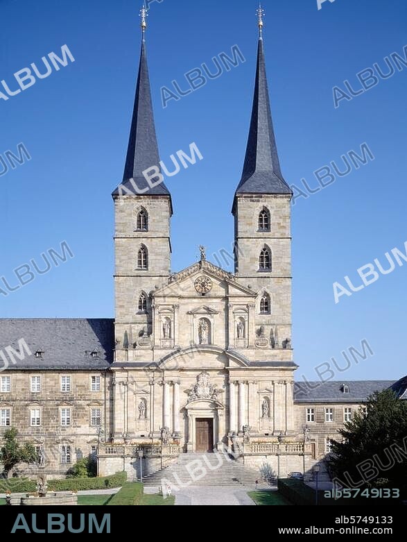 Bamberg, St. Michael / Fassade der Kirche von Leonard Dientzenhofer, 1700 © Peter Eberts Filmsize: 9 × 12 cm/4 × 5''.