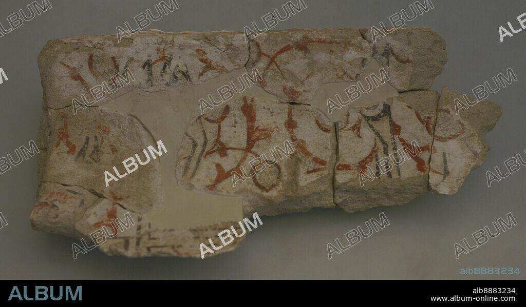 Fragmento de yesería policromada decorada con atauriques y caracteres cúficos. Siglos XIII-XIV. Halladas en las excavaciones del patio este de la Sinagoga del Tránsito (Toledo). Procedían de un hamman de la judería. Museo Sefardí (Sinagoga del Tránsito). Toledo. Castilla-La Mancha. España.