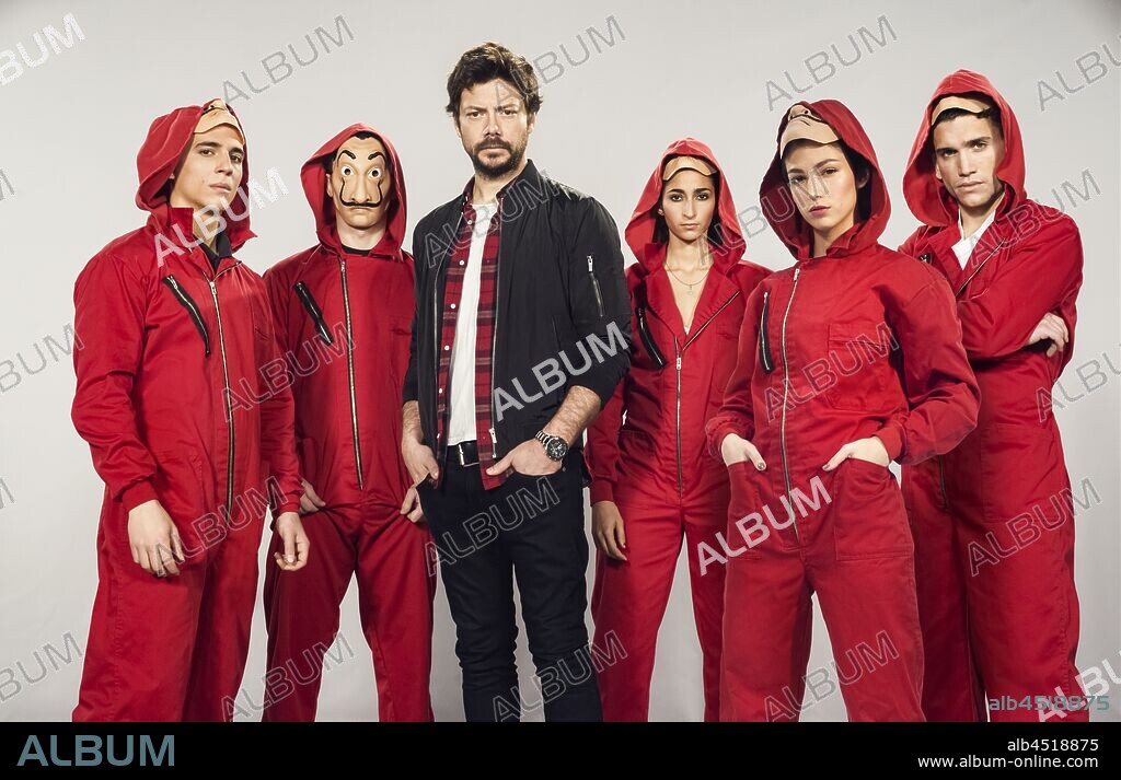 ALBA FLORES, ALVARO MORTE, JAIME LORENTE, MIGUEL HERRAN y URSULA CORBERO en LA CASA DE PAPEL, 2017, dirigida por ALEX PINA. Copyright ATRESMEDIA/ NETFLIX.