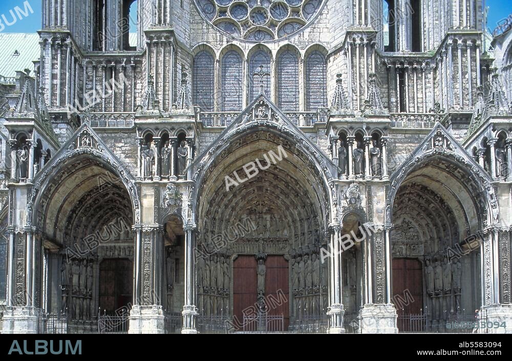 Chartres (Dép. Eure-et-Loir, Frankreich), Kathedrale Notre-Dame (1134-1514; Chor 1194-1221, Querhaus nach 1194-um 1250, Langhaus um 1200-1220, Westfassade 1134-1514). Teilansicht: Südportal. Foto, 1999.