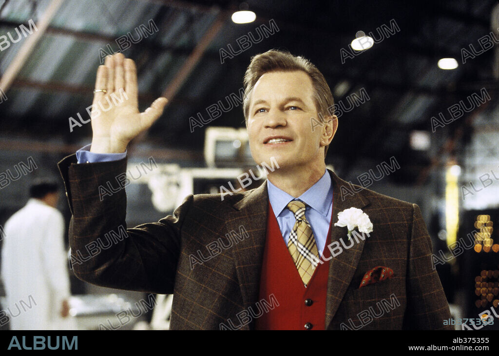 MICHAEL YORK in AUSTIN POWERS: GOLDMEMBER, 2002 (AUSTIN POWERS IN GOLDMEMBER), directed by JAY ROACH. Copyright NEW LINE CINEMA.