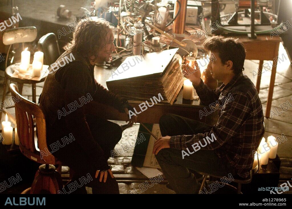 JAY BARUCHEL y NICOLAS CAGE en EL APRENDIZ DE BRUJO, 2010 (THE SORCERER'S APPRENTICE), dirigida por JON TURTELTAUB. Copyright BROKEN ROAD/JERRY BRUCKHEIMER/JUNCTION ENT/SATURN/WALT DISNE / ZUCKERMAN, ROBERT.