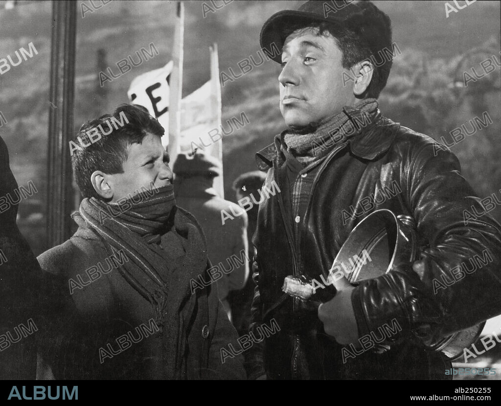 CASSEN en PLACIDO, 1961, dirigida por LUIS GARCIA BERLANGA. Copyright JET FILMS.