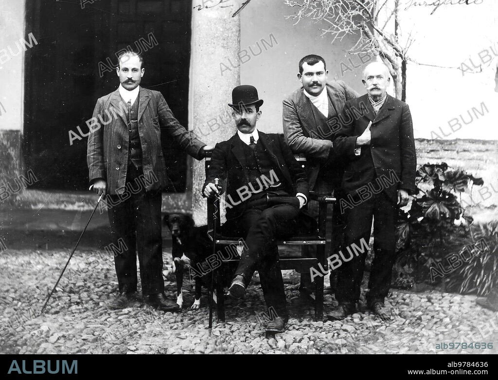 1911. El misterioso suceso de la Puebla de Montalbán.Grupo del juzgado que Intervino en las Primeras Diligencias Motivadas por el descubrimiento de un Cadaver en la isleta De "los Felipe".
