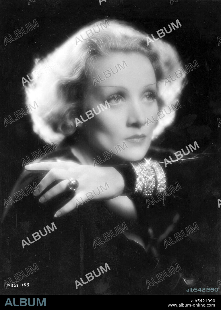 MARLENE DIETRICH in BLONDE VENUS, 1932, unter der Regie von JOSEF VON STERNBERG. Copyright PARAMOUNT PICTURES.
