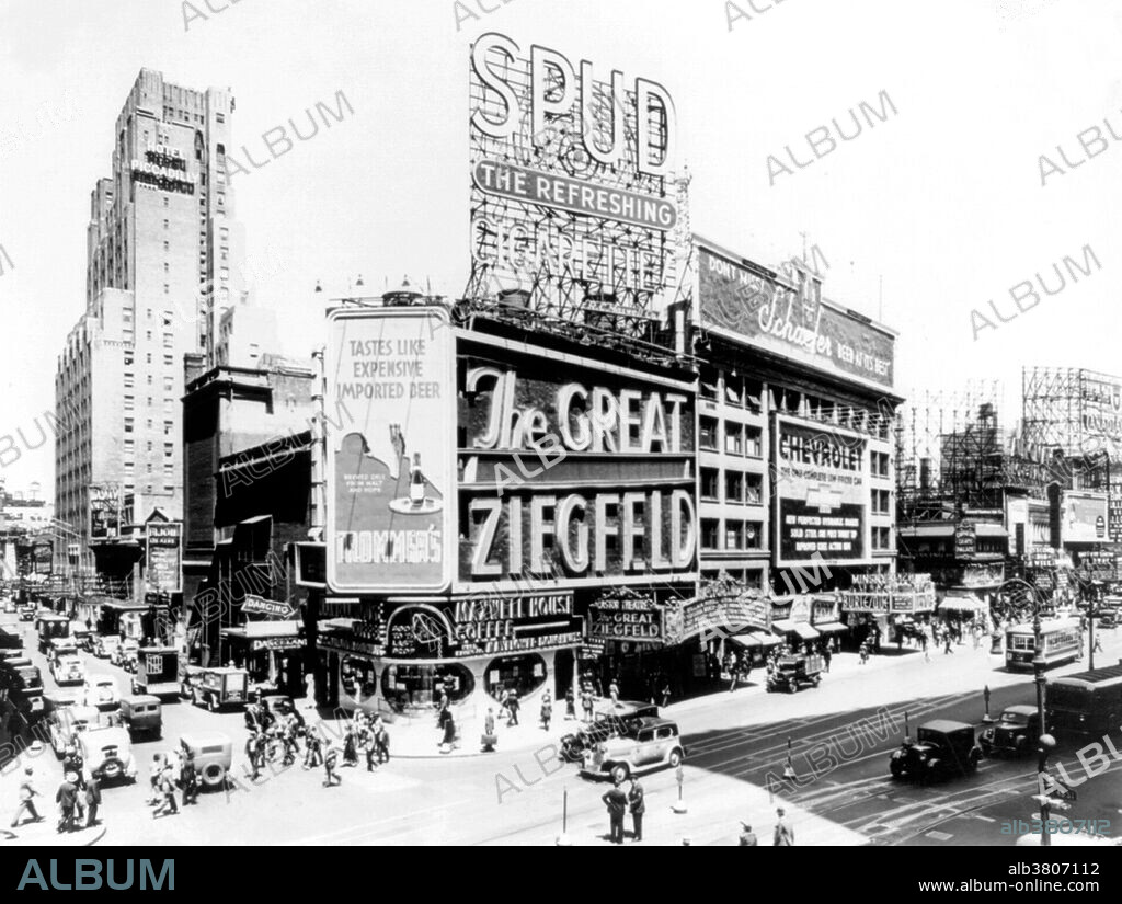 NYC, Times Square, Astor Theatre, 1936