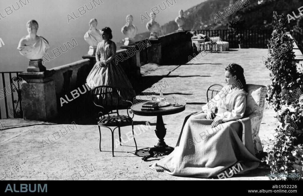 ELISABETH VON BAYERN and ROMY SCHNEIDER. ROMY SCHNEIDER in SISSI: THE FATEFUL YEARS OF AN EMPRESS, 1957 (SISSI-SCHICKSALSJAHRE EINER KAISERIN), directed by ERNST MARISCHKA. Copyright ERMA FILM.