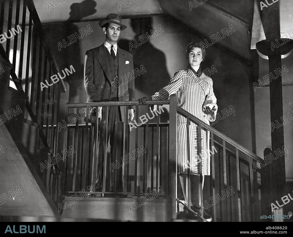 JOSE SUAREZ und JUNI ORLY in HISTORIA DE UNA ESCALERA, 1950, unter der Regie von IGNACIO F. IQUINO.