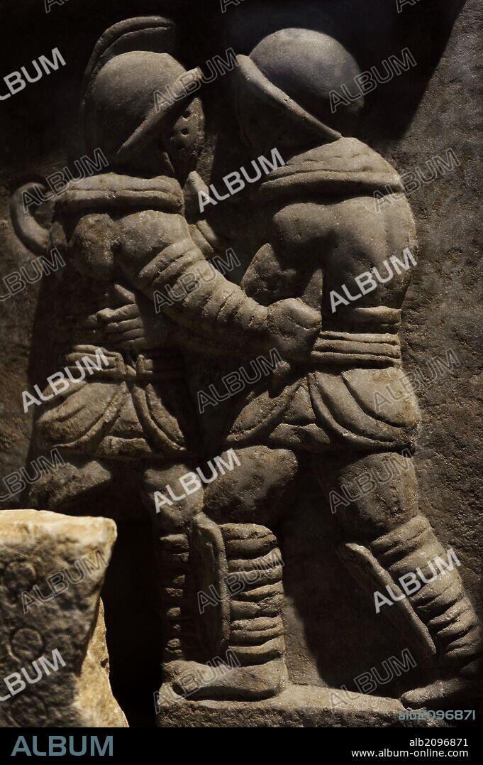 ARTE ROMANO. EUROPA. Relieve con la representación de gladiadores en combate. Mármol. Siglo III d. C. Procedencia, Efeos (Turquía). Neues Museum (Nuevo Museo). Berlín. Alemania. Europa.