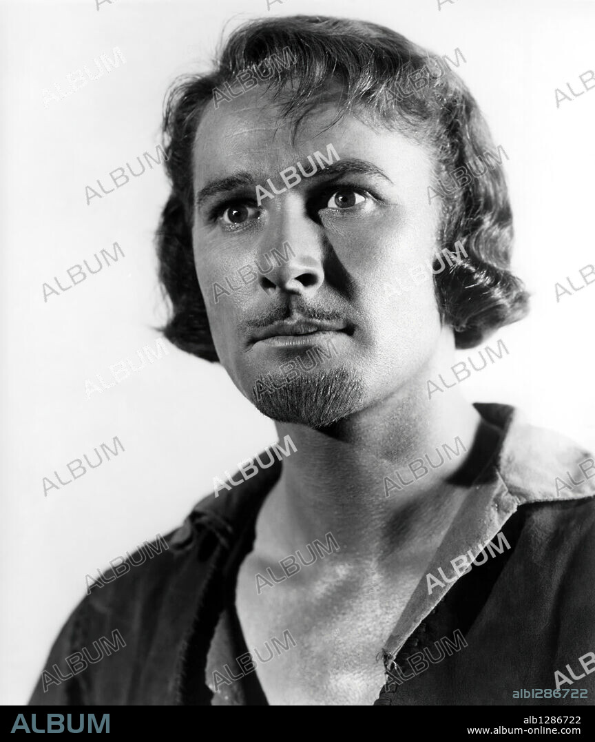 ERROL FLYNN en ROBIN DE LOS BOSQUES, 1938 (THE ADVENTURES OF ROBIN HOOD), dirigida por MICHAEL CURTIZ y WILLIAM KEIGHLEY. Copyright WARNER BROTHERS.