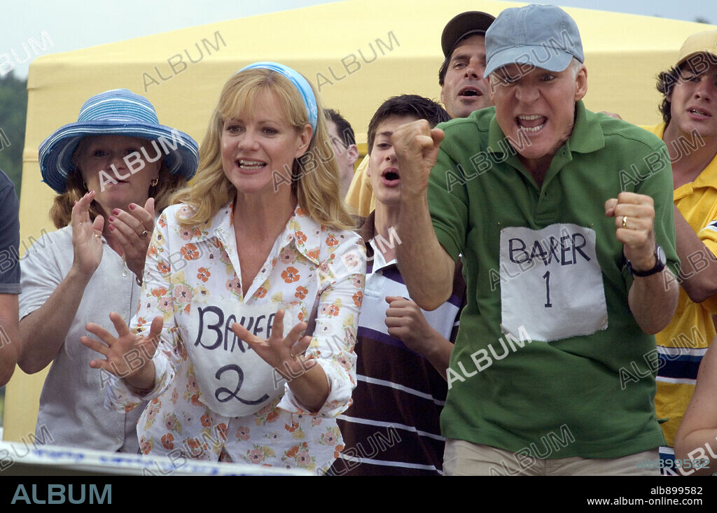 BONNIE HUNT and STEVE MARTIN in CHEAPER BY THE DOZEN 2, 2005, directed by ADAM SHANKMAN. Copyright 20TH CENTURY FOX.