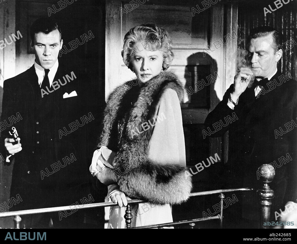 BARBARA STANWYCK en LA GATA NEGRA, 1962 (WALK ON THE WILD SIDE), dirigida por EDWARD DMYTRYK. Copyright COLUMBIA PICTURES.