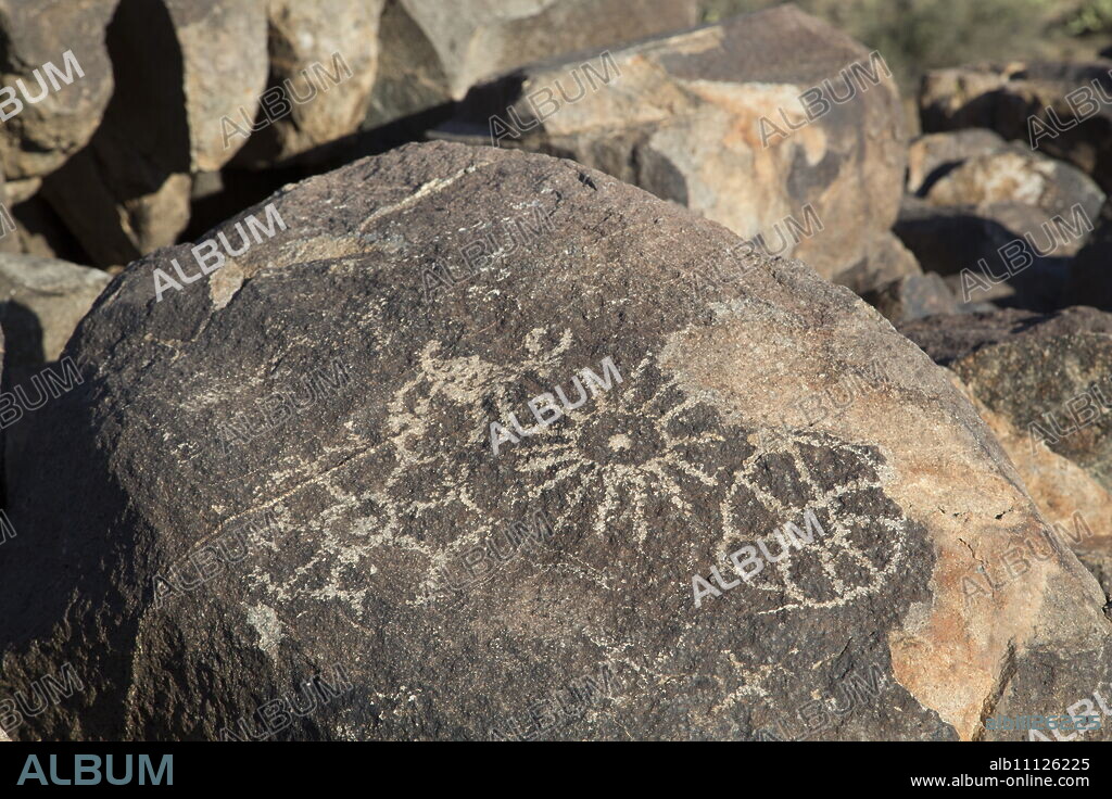 Petroglyphs, created by the prehistoric Hohokam people, about 1000 years ago, West-Tucson Mountain District, Saguaro National Park, Arizona, United States of America, North America.