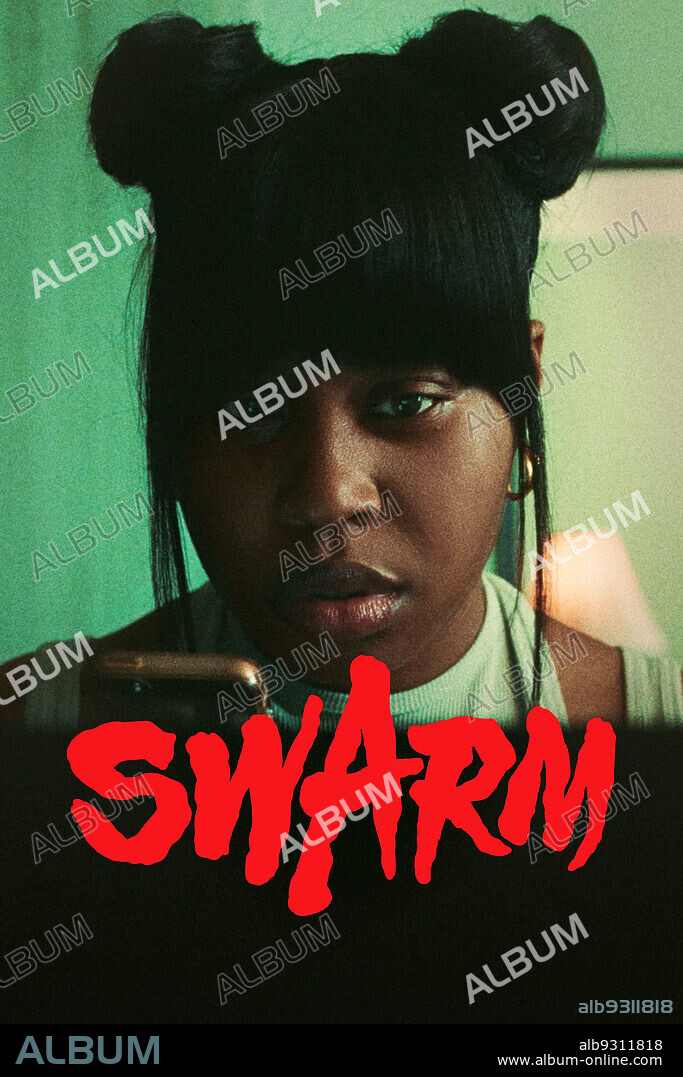 DOMINIQUE FISHBACK en ENJAMBRE, 2023 (SWARM), dirigida por DONALD GLOVER. Copyright AMAZON STUDIOS.