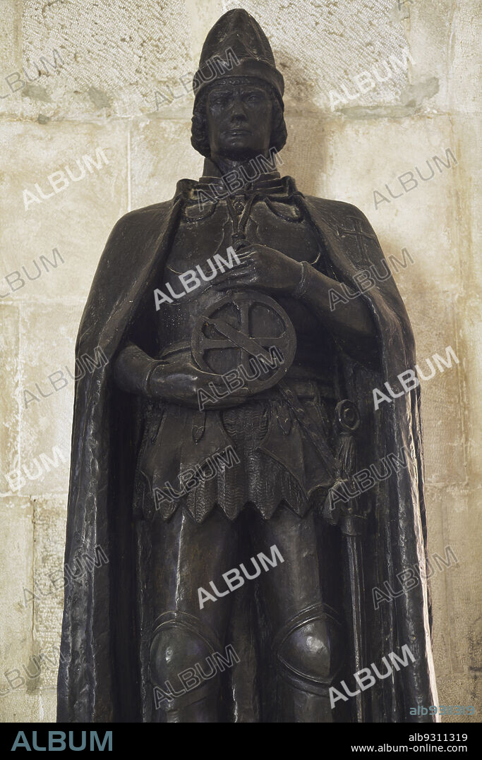 ALVARO DE BRÉE (1903-1962). PORTUGUESE SCULPTOR.. Joao de Santarém. Portuguese navigator and discoverer from the 15th century. Together with Pero Escobar discovered the islands of Sao Tome and Principe, in the Gulf of Guinea. Sculpture by Alvaro de Brée (1903-1962), 1948. Detail. Maritime Museum. Lisbon, Portugal.