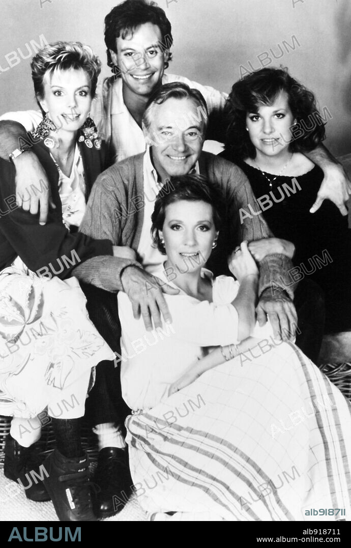 CHRIS LEMMON, JACK LEMMON, JENNIFER EDWARDS and JULIE ANDREWS in THAT'S LIFE!, 1986, directed by BLAKE EDWARDS. Copyright COLUMBIA PICTURES.