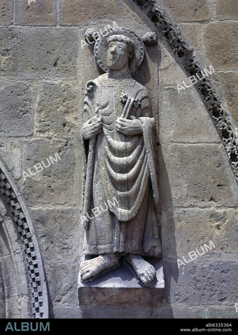 PEDRO , SAN. APOSTOL. MURIO EN EL AÑO 64. DETALLE DE LA FACHADA DE LA IGLESIA COLEGIATA DE SAN ISIDORO DE LEON.