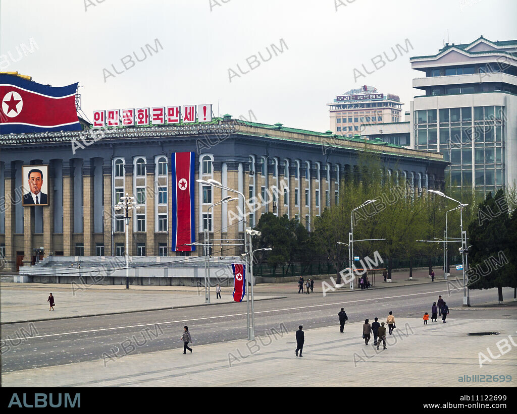 Kim Il Sung Square, Pyongyang, Democratic People's Republic of Korea (DPRK), North Korea, Asia.